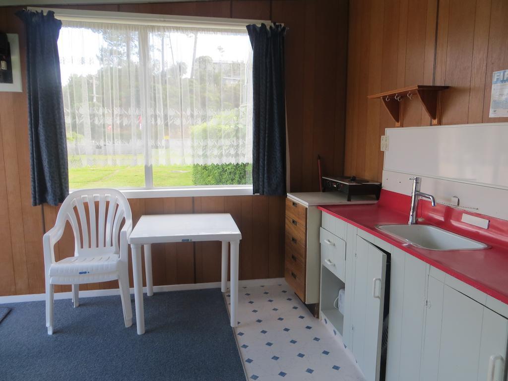 Big Bay Holiday Park Awhitu Bilik gambar