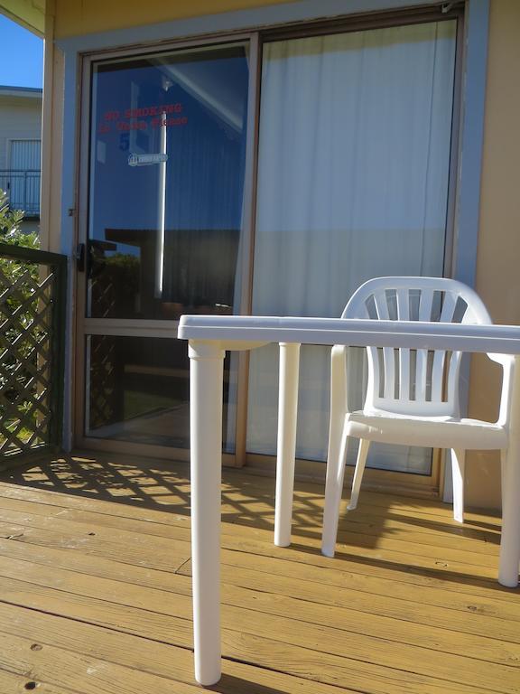 Big Bay Holiday Park Awhitu Bilik gambar